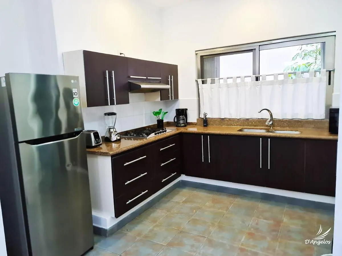 Almarea Vacation Condo بلايا ديل كارمن فندق